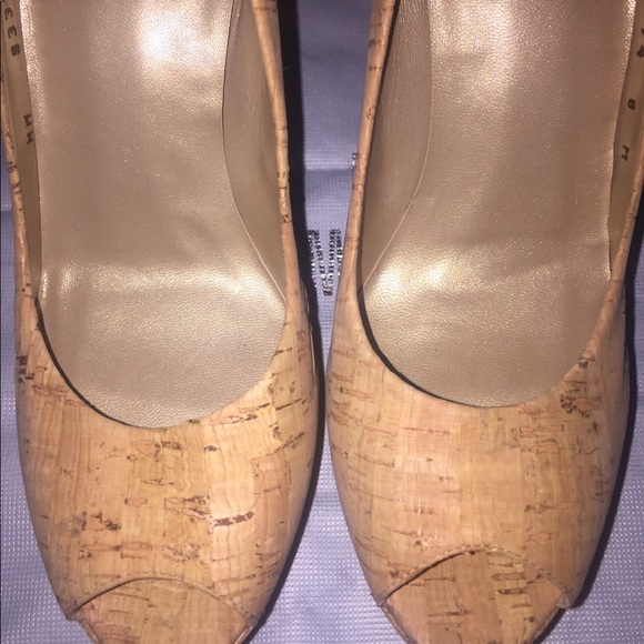 Stuart Weitzman Cork Diplille Platform Pump NWT - Picture 4 of 6